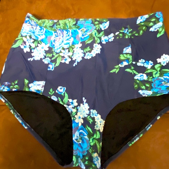 Cupshe swim suit - Picture 2 of 4